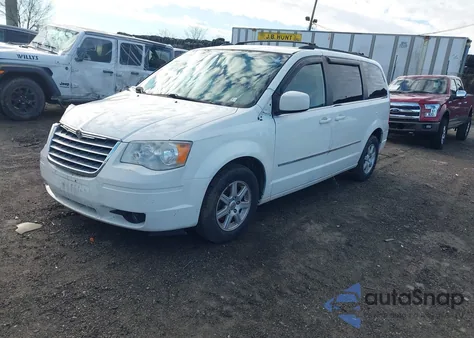 2010 Chrysler Town & Country Touring from USA, damaged, VIN 2A4RR5D15AR305587
